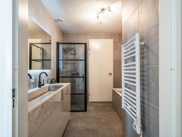 Baan 48F, Rotterdam