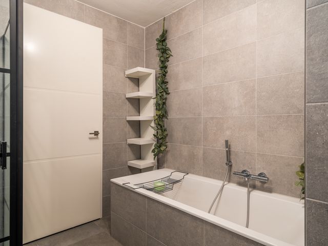 Baan 48F, Rotterdam
