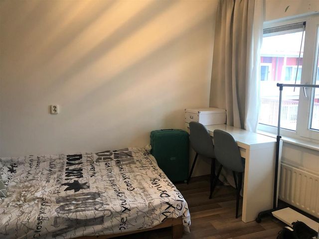 Regelhaalder 78, Warmenhuizen