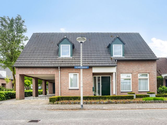 Klompenmaker 32, Oost West En Middelbeers