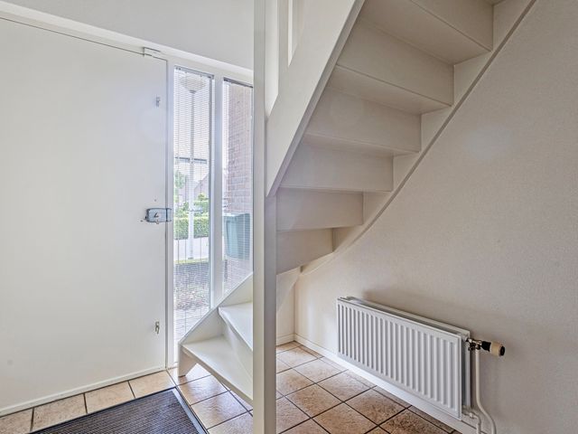 Klompenmaker 32, Oost West En Middelbeers