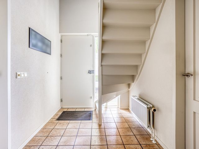 Klompenmaker 32, Oost West En Middelbeers