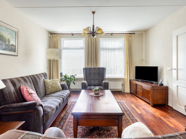 Klompenmaker 32, Oost West En Middelbeers