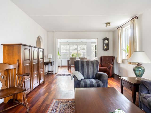 Klompenmaker 32, Oost West En Middelbeers