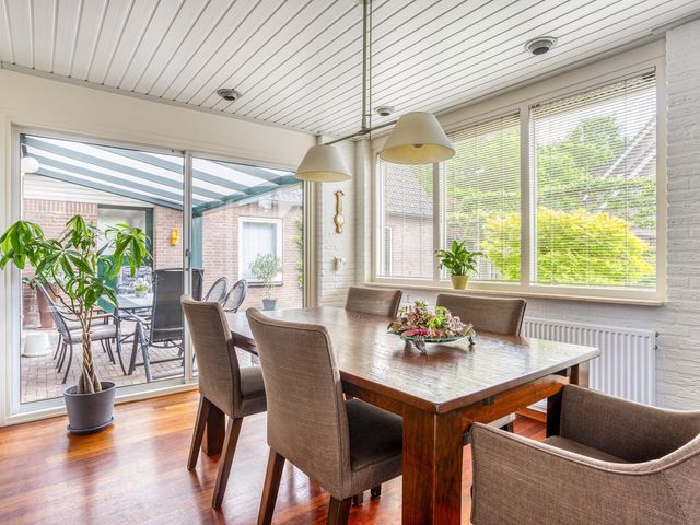 Klompenmaker 32, Oost West En Middelbeers