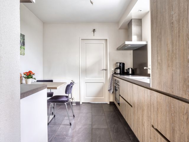 Klompenmaker 32, Oost West En Middelbeers