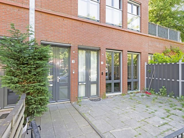 Hoogeveenlaan 3, Den Haag