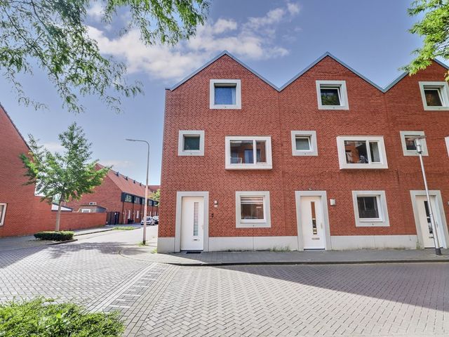 Bisschop Janssensstraat 18, Tilburg