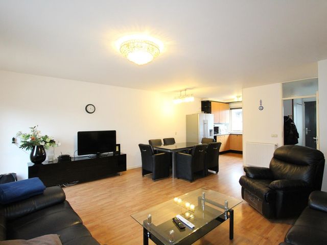 Asserring 123, Amstelveen