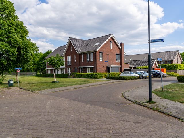 Elzendreef 46, Waspik