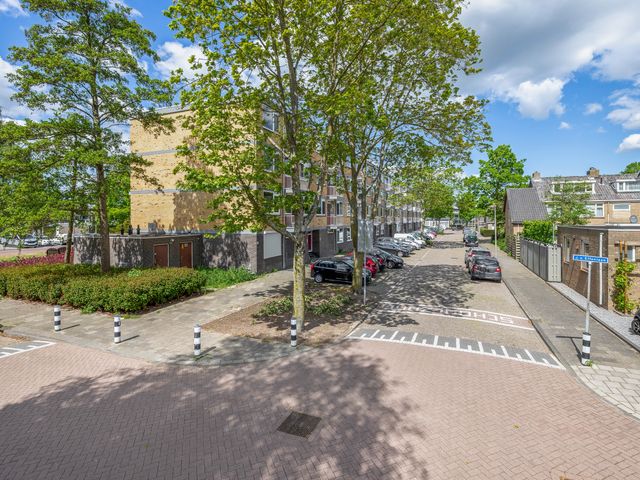 Justus van Effenlaan 10, Waddinxveen
