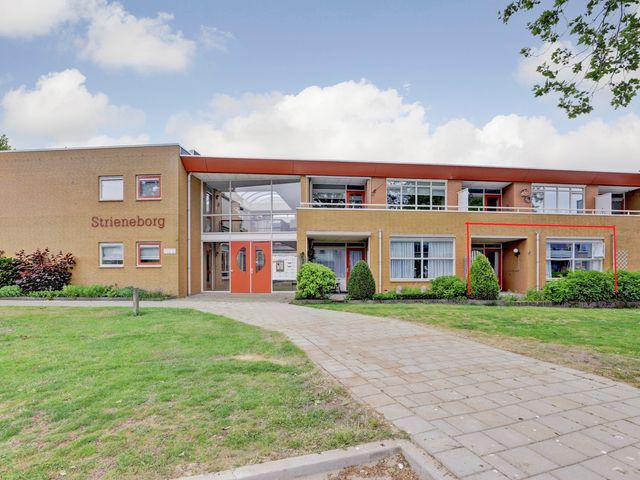Apollostraat 17, Strijen