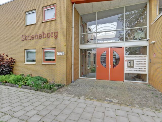 Apollostraat 17, Strijen