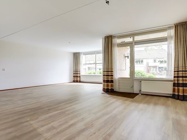 Apollostraat 17, Strijen