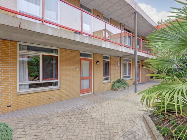 Apollostraat 17, Strijen