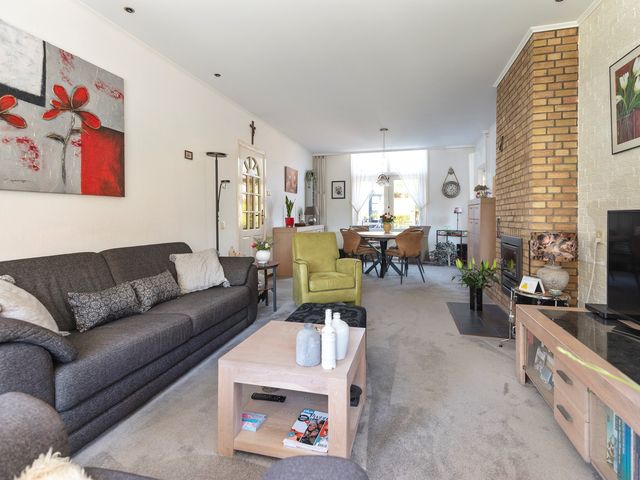 Julianaplein 7, Noordwijkerhout