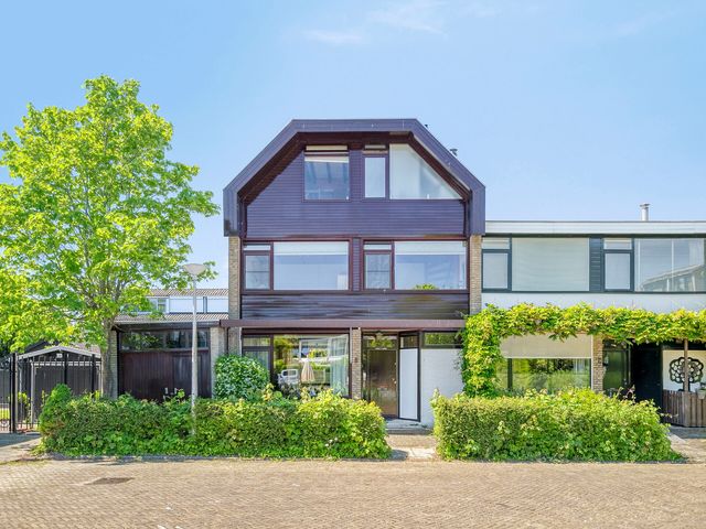 Wittensteyn 8, Hendrik-Ido-Ambacht