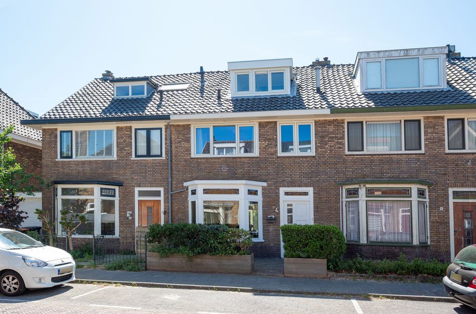 Strick van Linschotenstraat 4