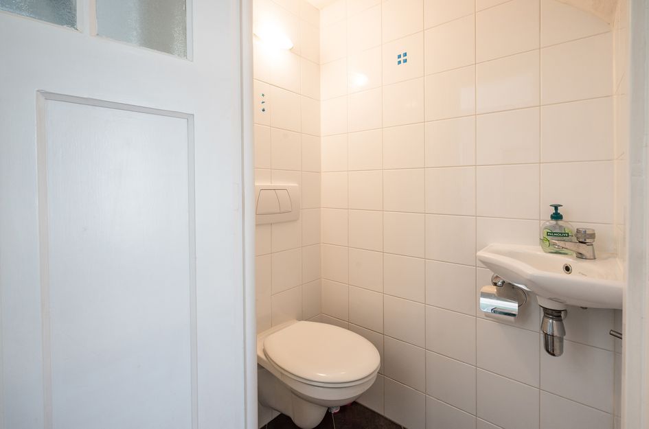 Strick van Linschotenstraat 4