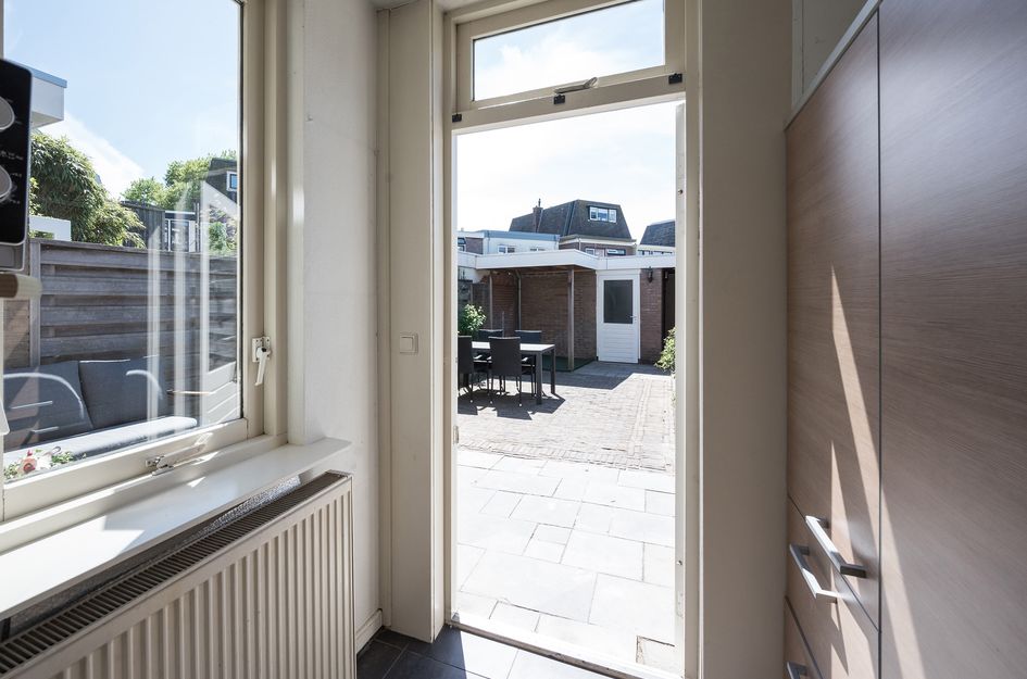 Strick van Linschotenstraat 4