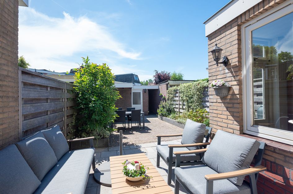 Strick van Linschotenstraat 4