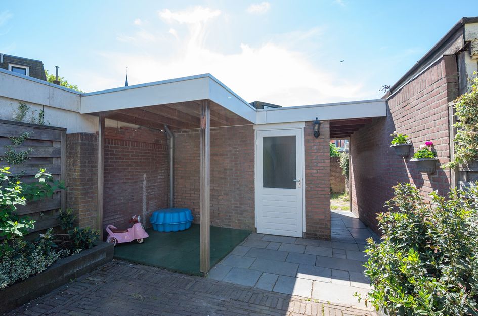 Strick van Linschotenstraat 4