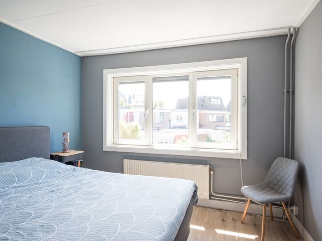 Strick van Linschotenstraat 4, Beverwijk