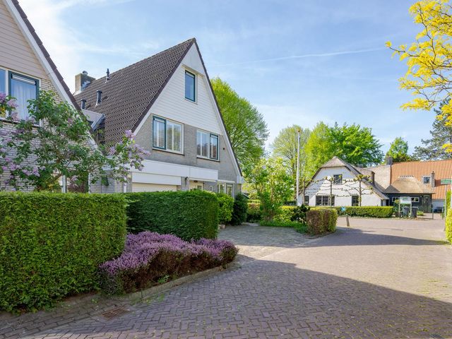 Cor van Osnabruggelaan 68, Voorschoten