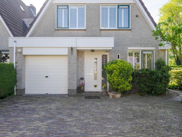 Cor van Osnabruggelaan 68, Voorschoten