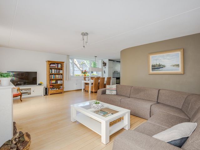 Cor van Osnabruggelaan 68, Voorschoten