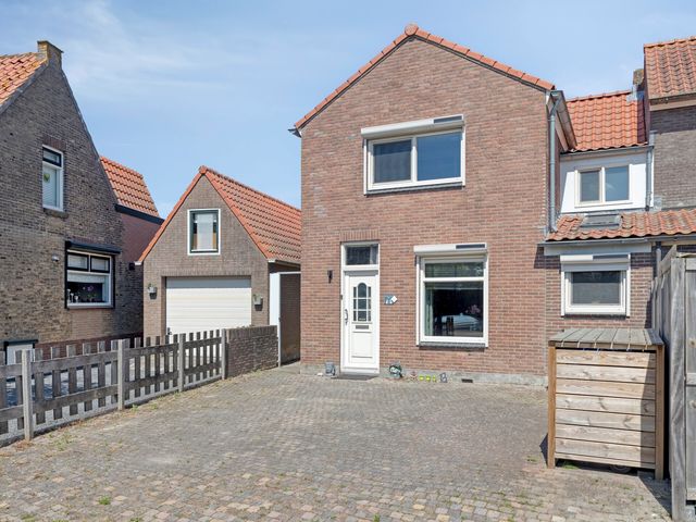 Molendijk 74, Stad aan 't Haringvliet