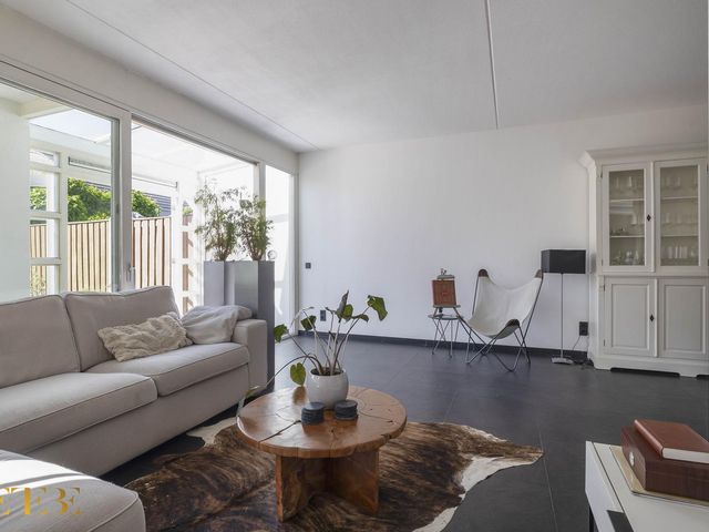 Offenbeker Bemden 19, Reuver