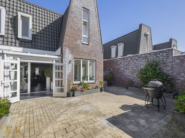 Offenbeker Bemden 19, Reuver