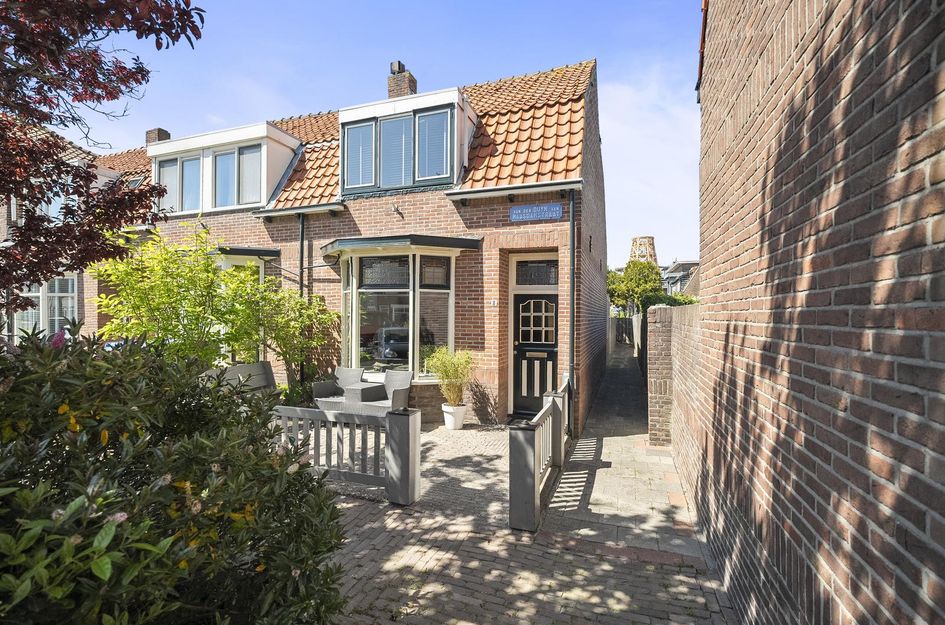 van der Duyn van Maasdamstraat 8