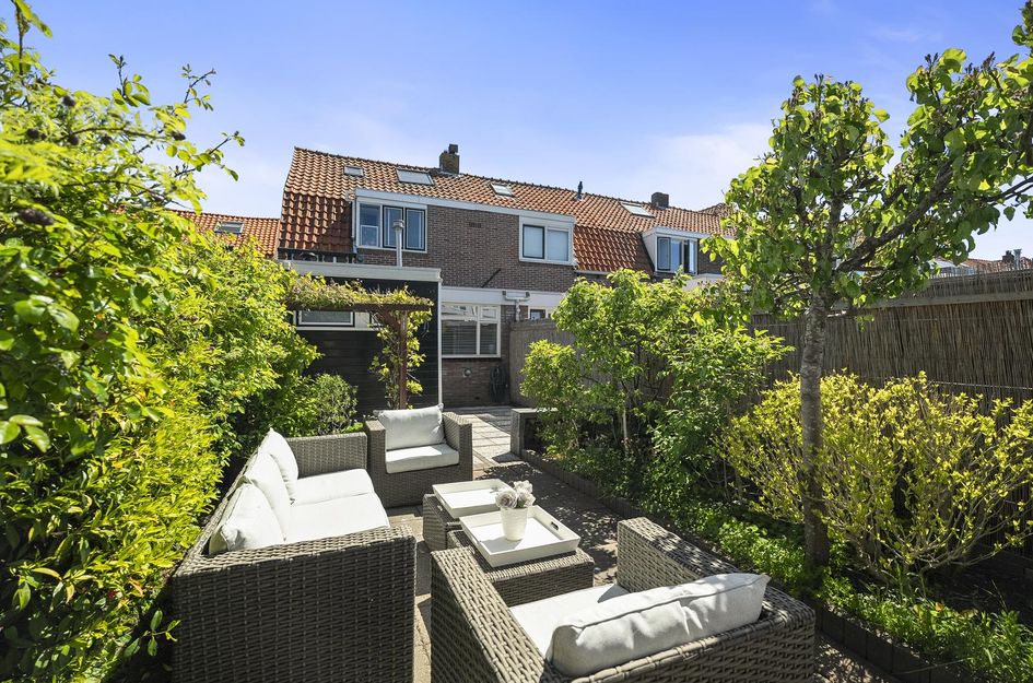van der Duyn van Maasdamstraat 8