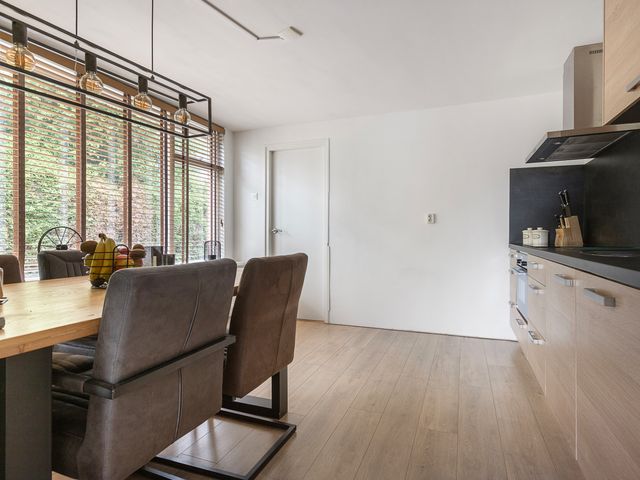 De Dellen 53, Surhuisterveen