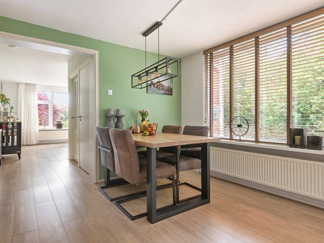 De Dellen 53, Surhuisterveen