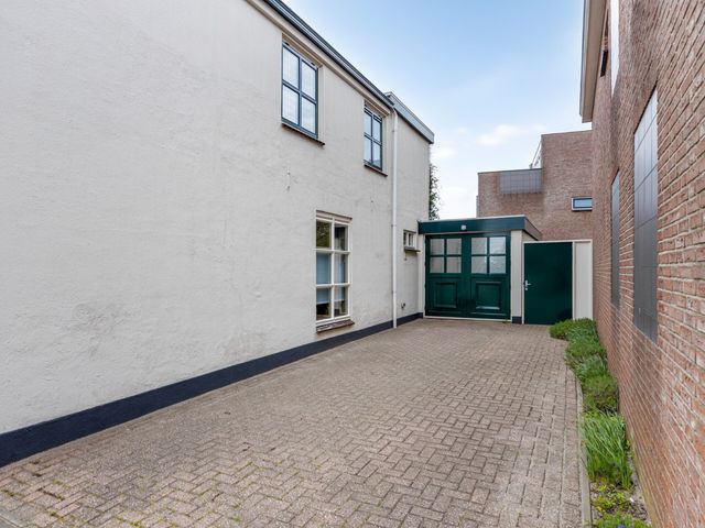 Choorstraat 38, Monster