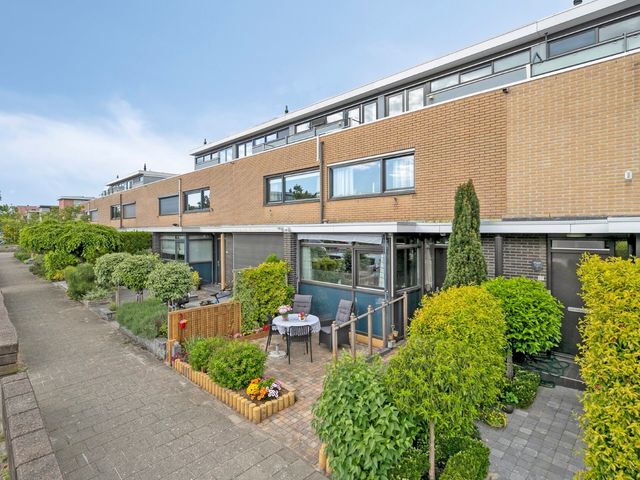 Anne Vondelingplantsoen 15, Naaldwijk