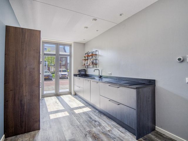 Hark 55, Hendrik-Ido-Ambacht