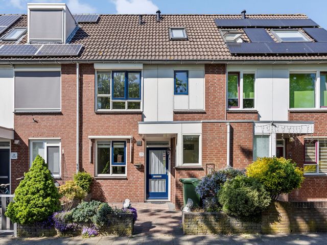 Esther De Boer-Van Rijkstraat 19, Leiden