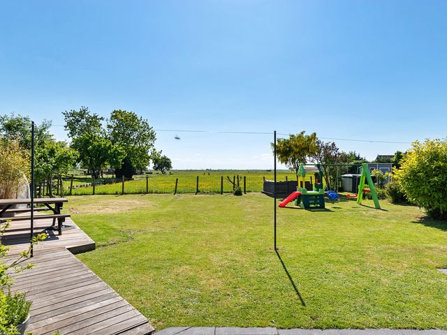 Kets 33A, Marken