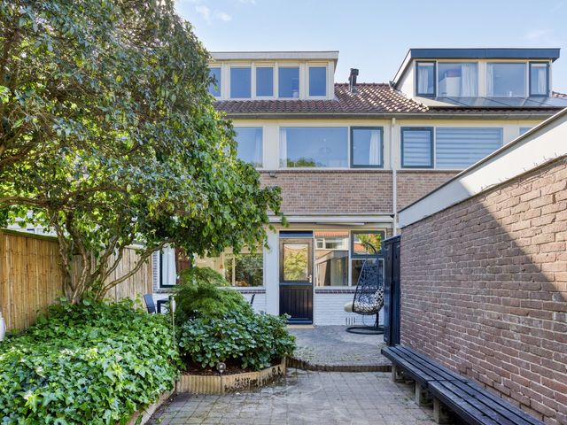 Salvialaan 46, Oegstgeest