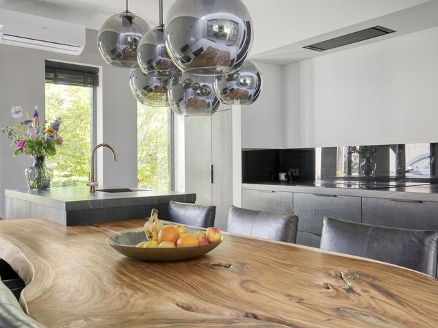 Gravenhof 9, Riel