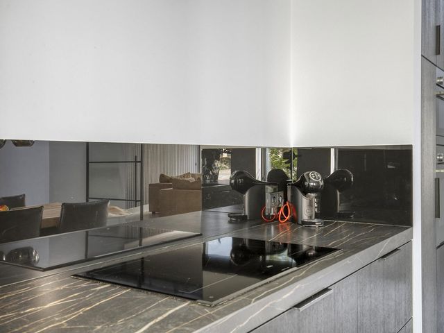Gravenhof 9, Riel