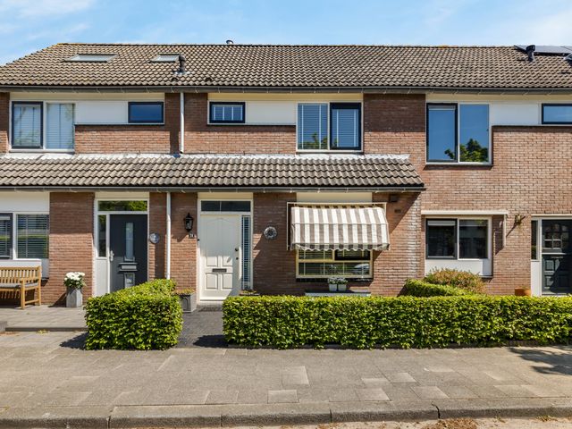 Hoefsmid 24, Oud-Beijerland