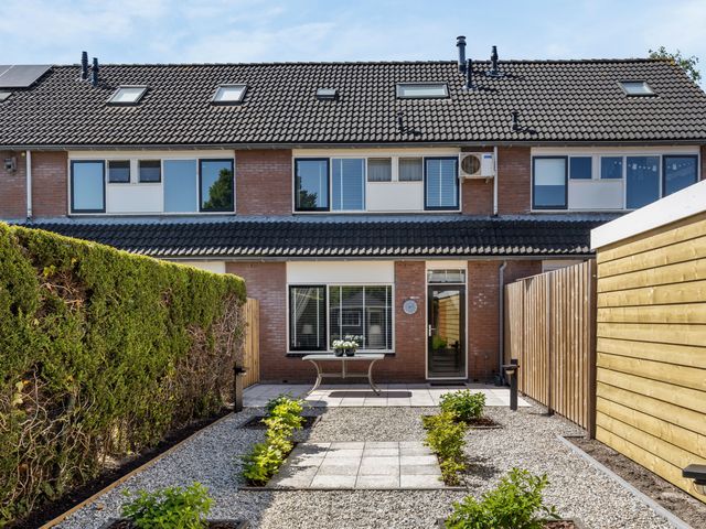 Hoefsmid 24, Oud-Beijerland