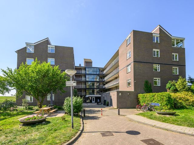 Dijkmeent 86, Almere