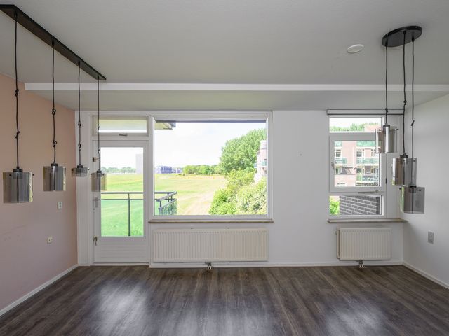 Dijkmeent 86, Almere