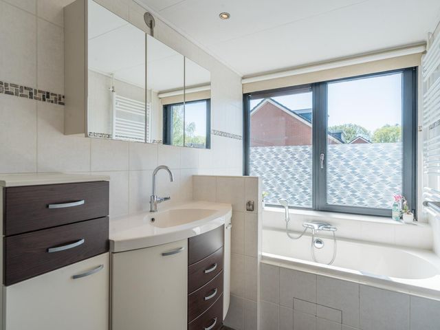 Uitlaat 3, Grootebroek